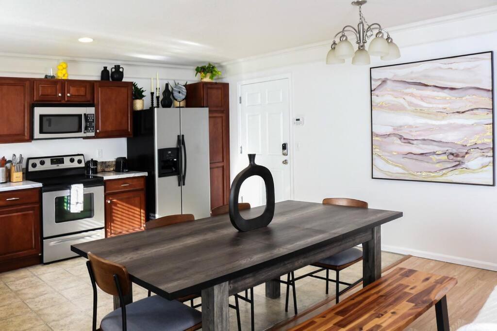 Change Your Altitude In 3br Near Airport W/gameroom Holiday home Denver
