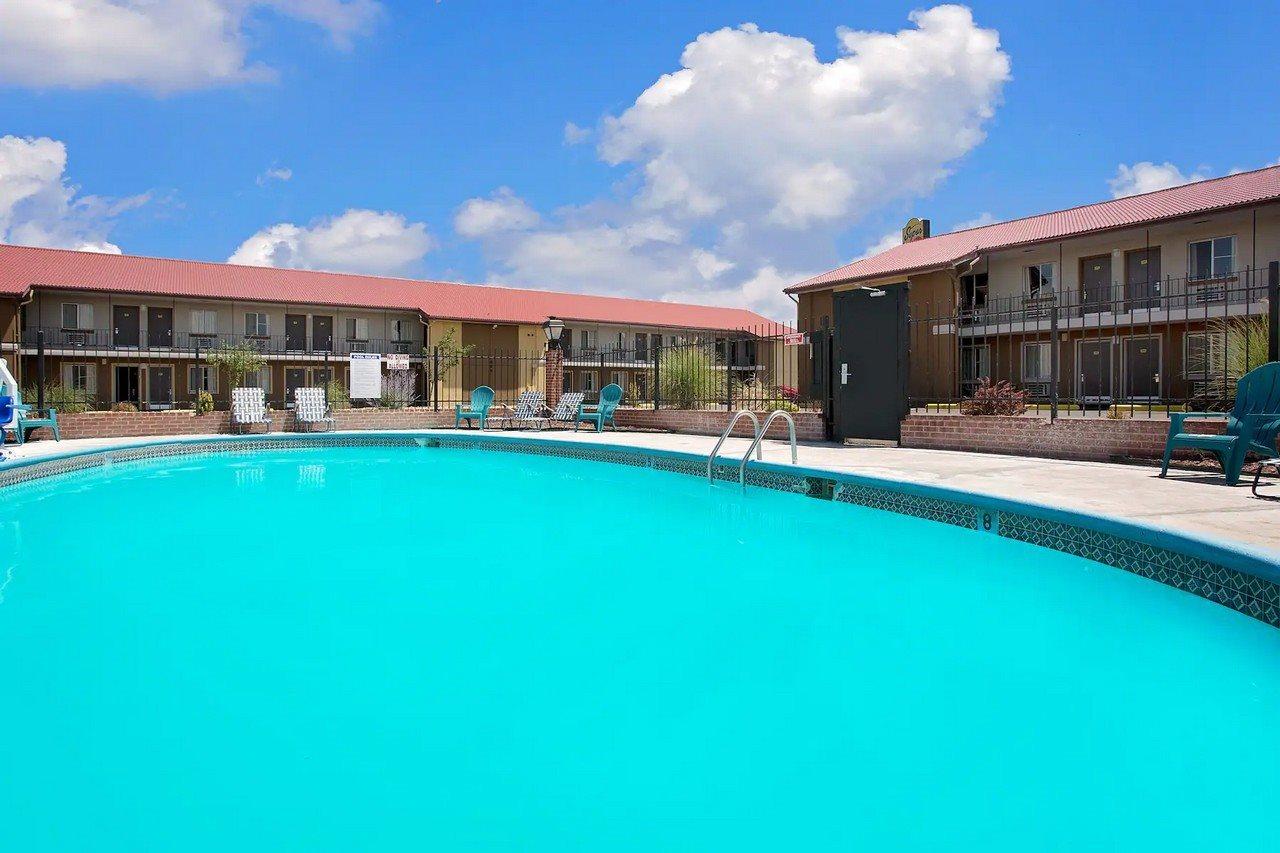 Super 8 By Wyndham Motel Denver