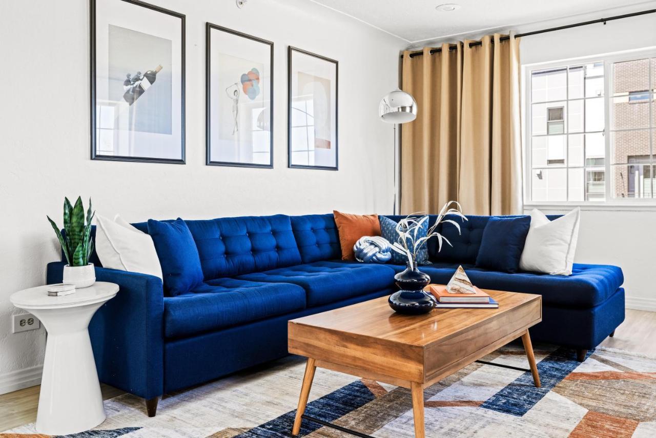Bright & Modern Retreat - King Beds - Sloans Apartment