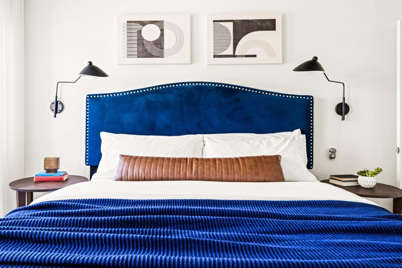Bright & Modern Retreat - King Beds - Sloans Apartment