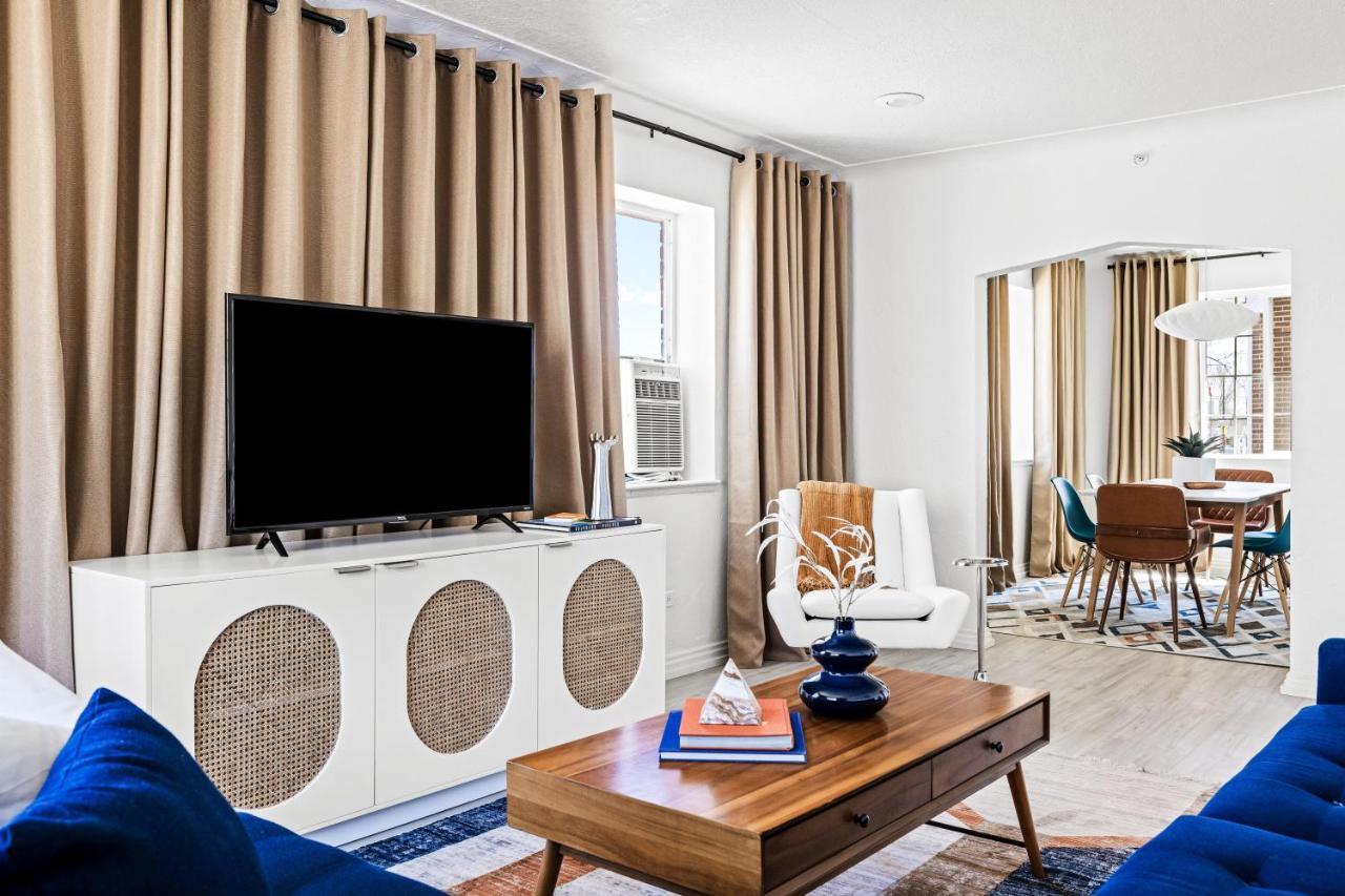 Bright & Modern Retreat - King Beds - Sloans Apartment *
