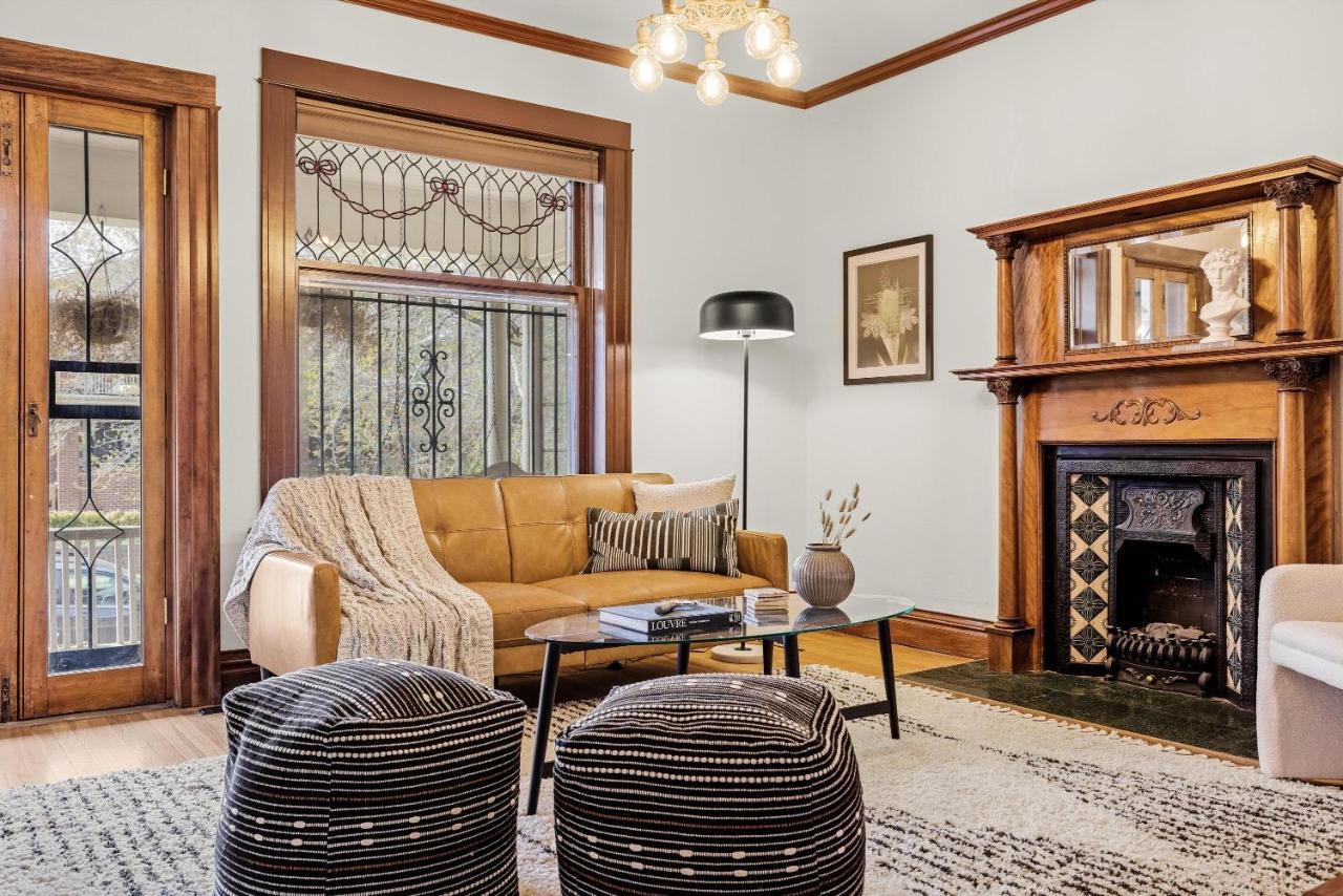 Chic Victorian Manor - Sleeps 12 - Congress Park