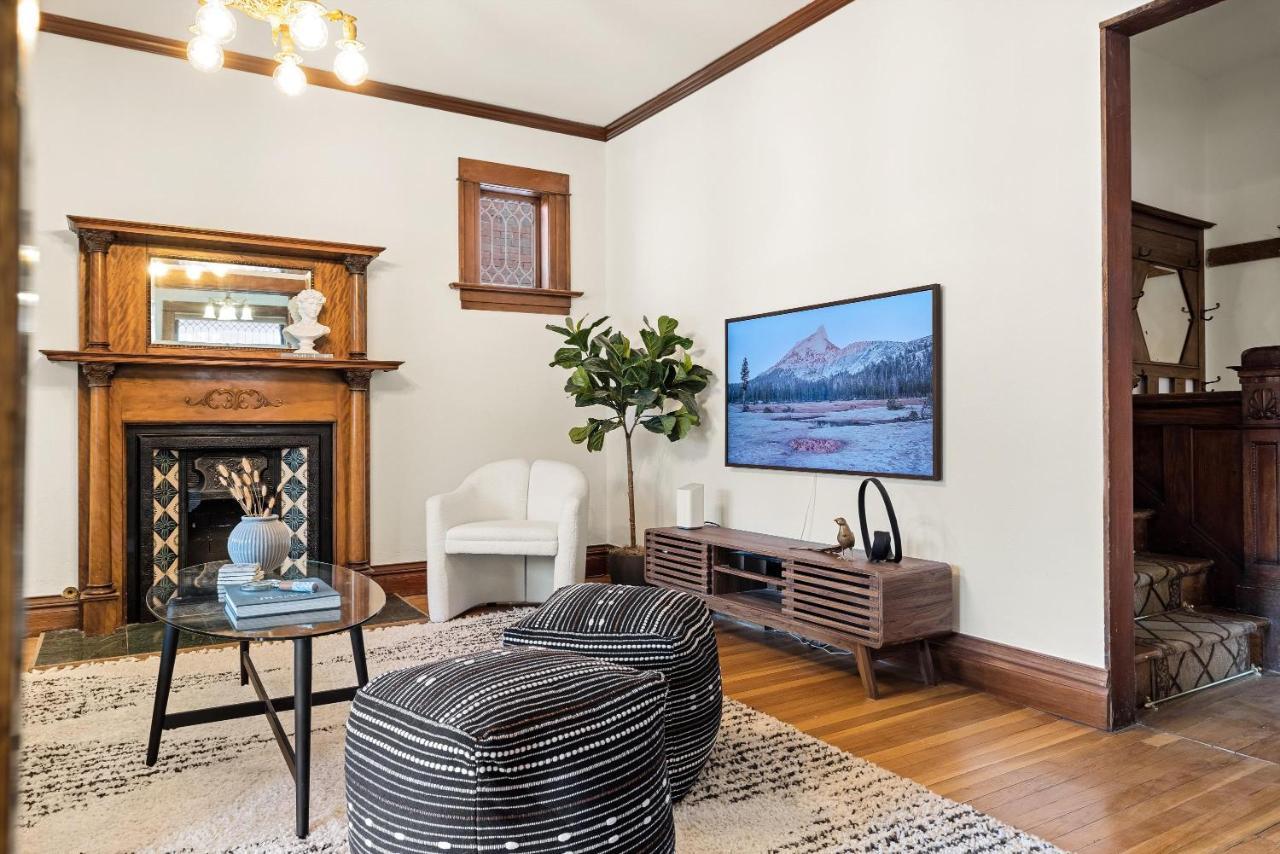 Holiday home Chic Victorian Manor - Sleeps 12 - Congress Park *
