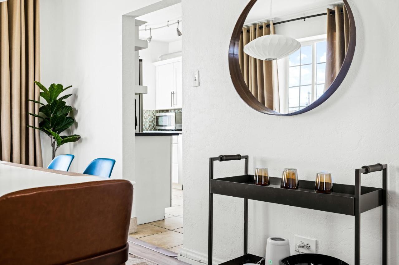 Bright & Modern Retreat - King Beds - Sloans Apartment