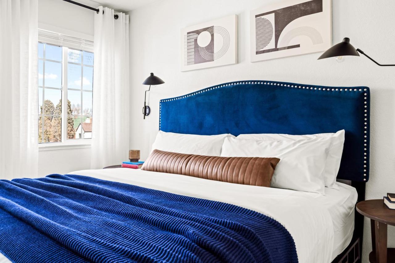 Bright & Modern Retreat - King Beds - Sloans