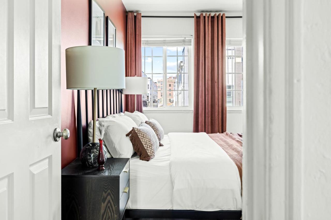Modern Comfort - King Beds - Walk To Sloans