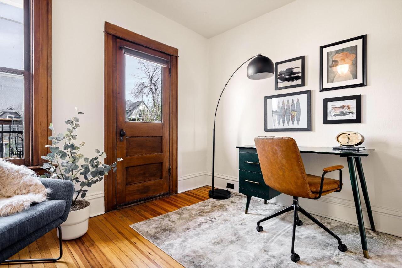 Chic Victorian Manor - Sleeps 12 - Congress Park Holiday home