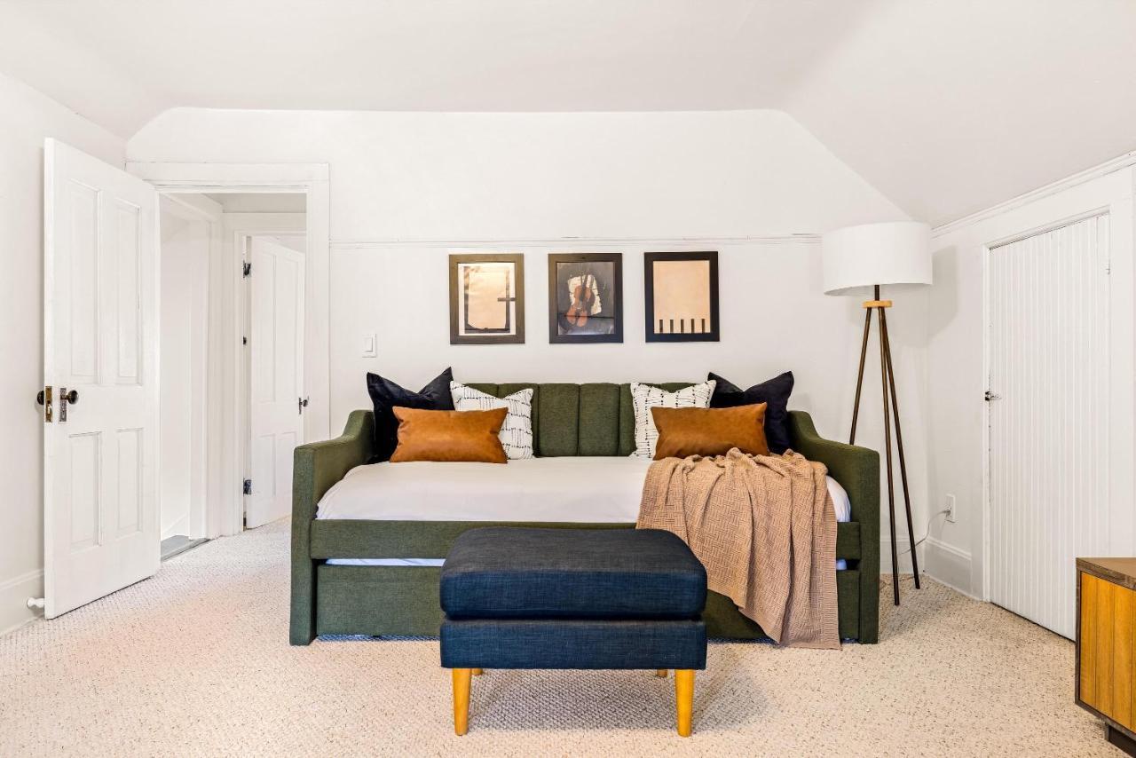 Holiday home Chic Victorian Manor - Sleeps 12 - Congress Park