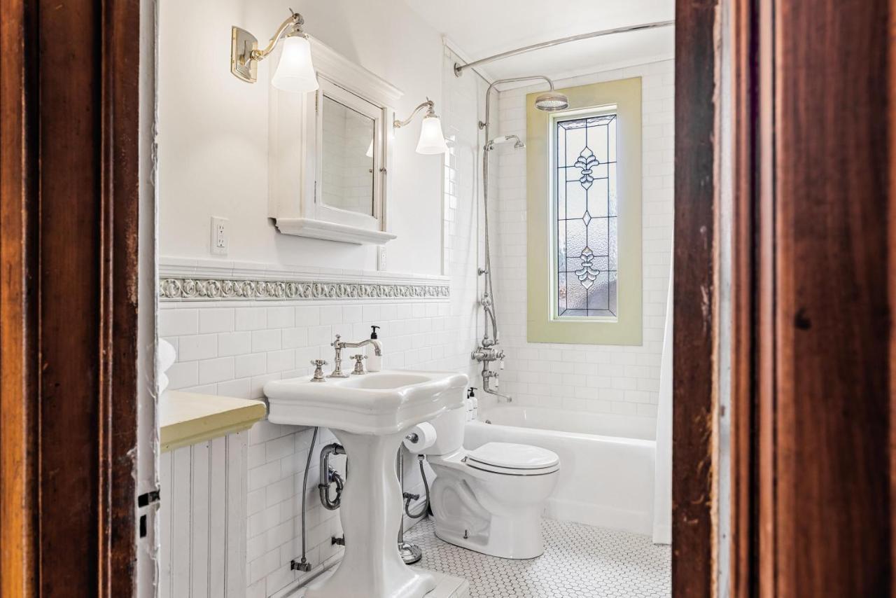 Holiday home Chic Victorian Manor - Sleeps 12 - Congress Park *
