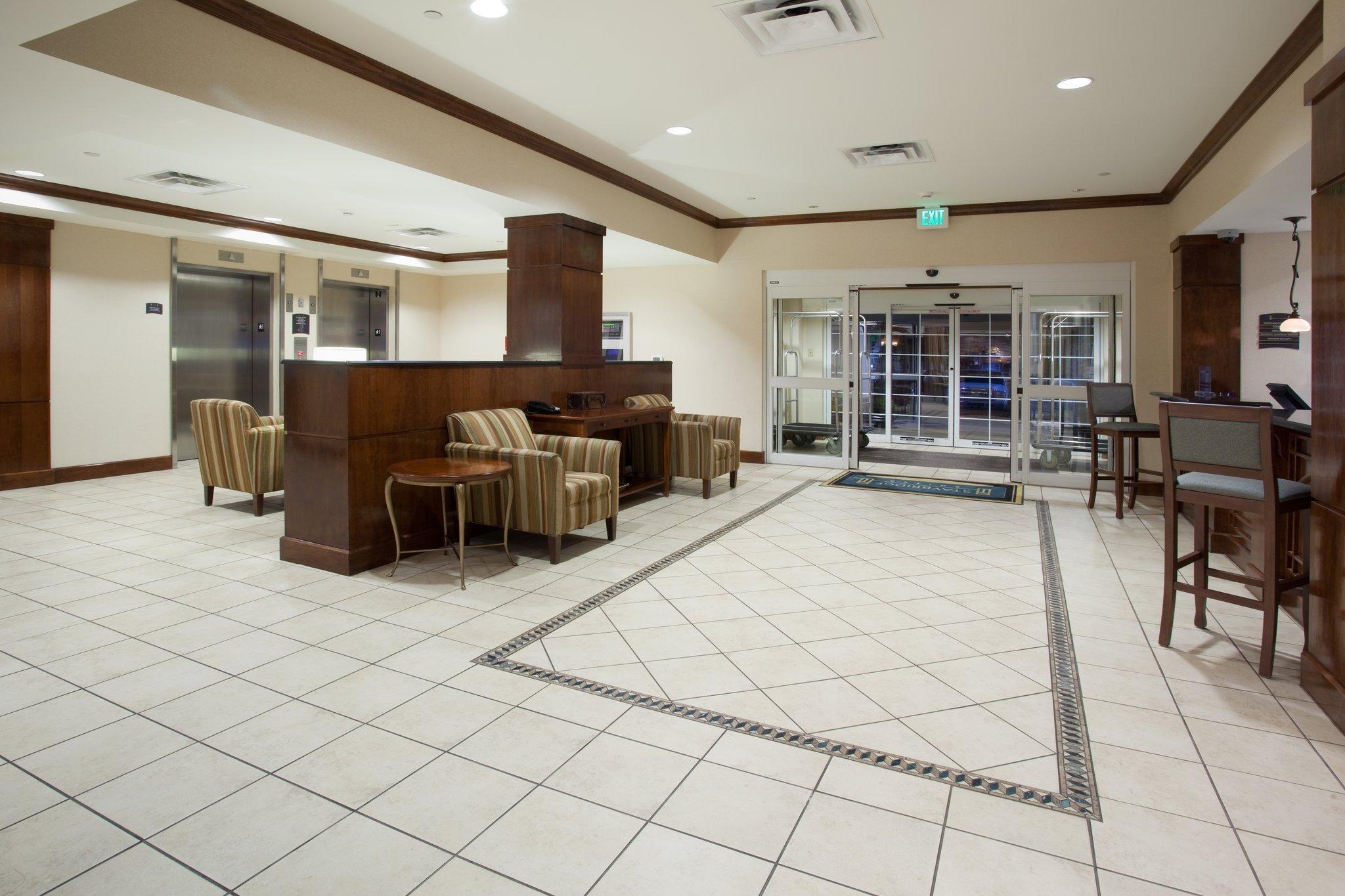 Hotel Staybridge International Airport By Ihg