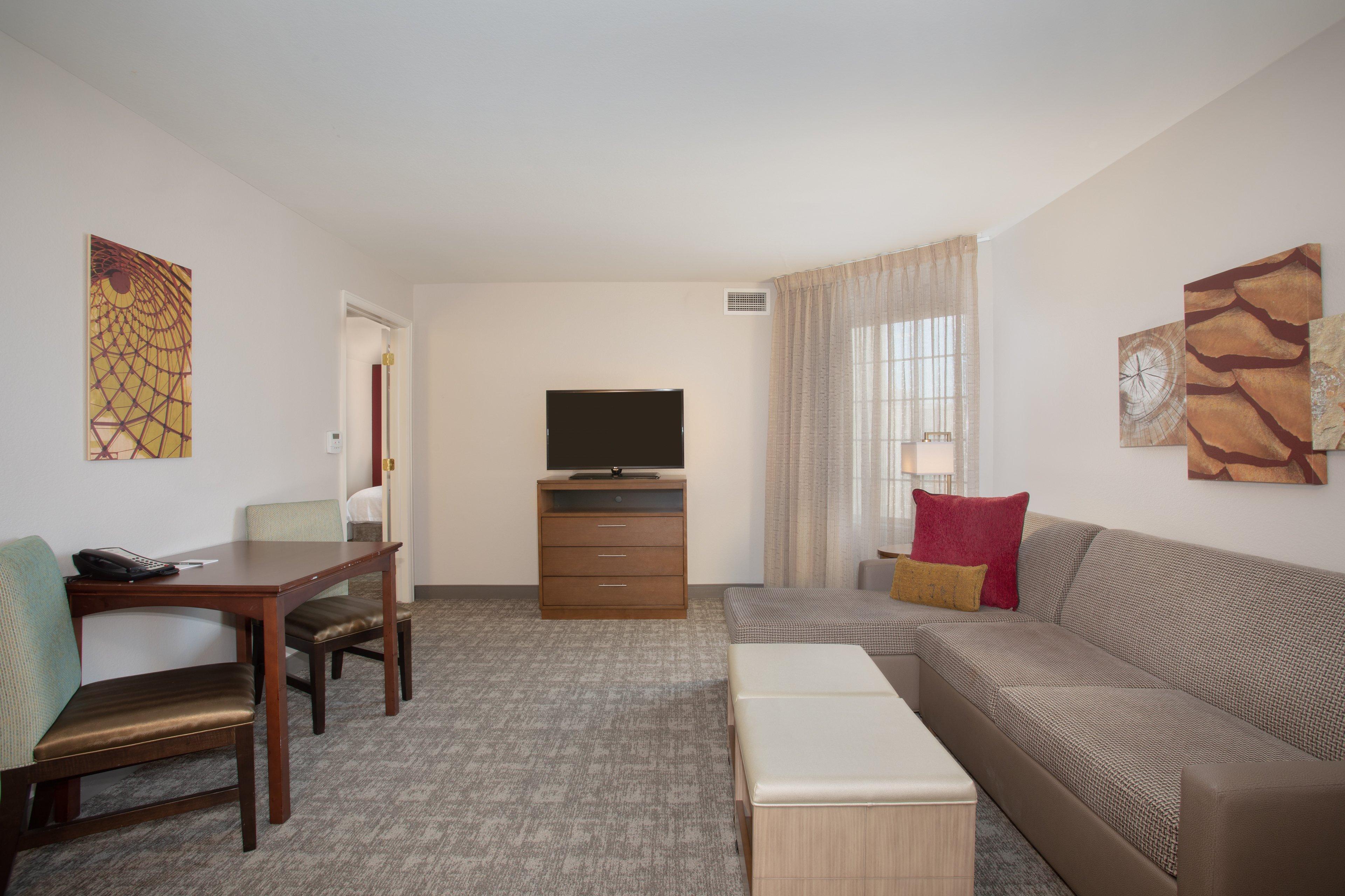 Staybridge International Airport By Ihg Hotel 3*
