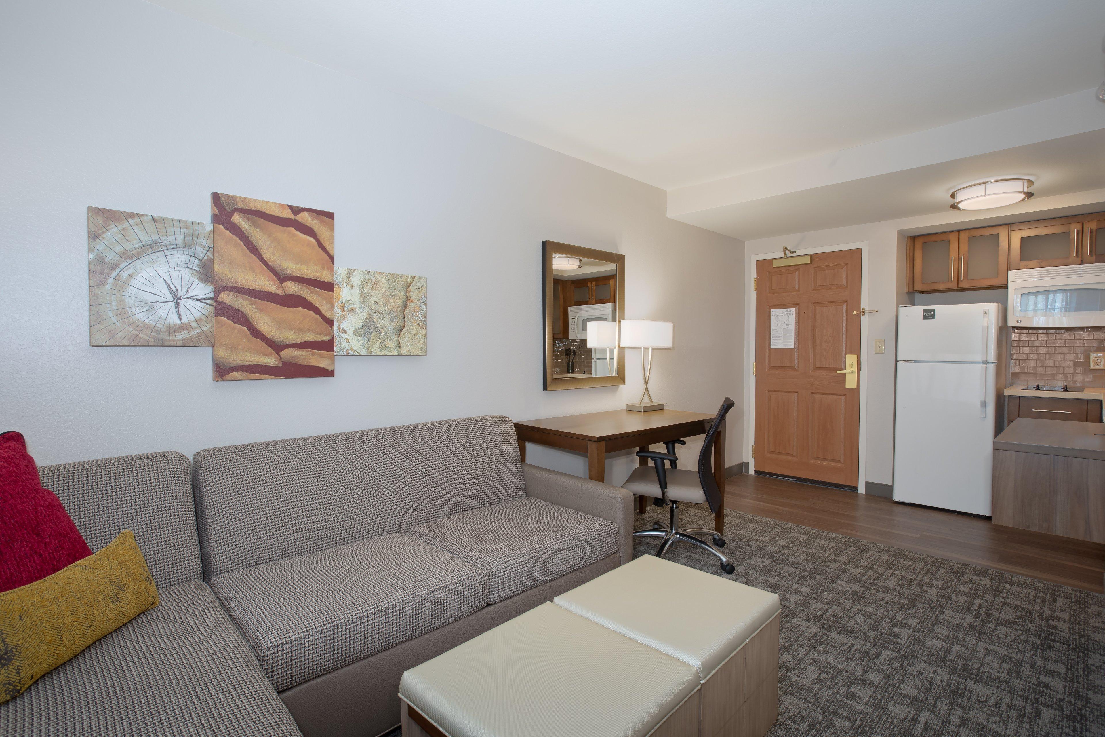 Staybridge International Airport By Ihg Hotel 3*