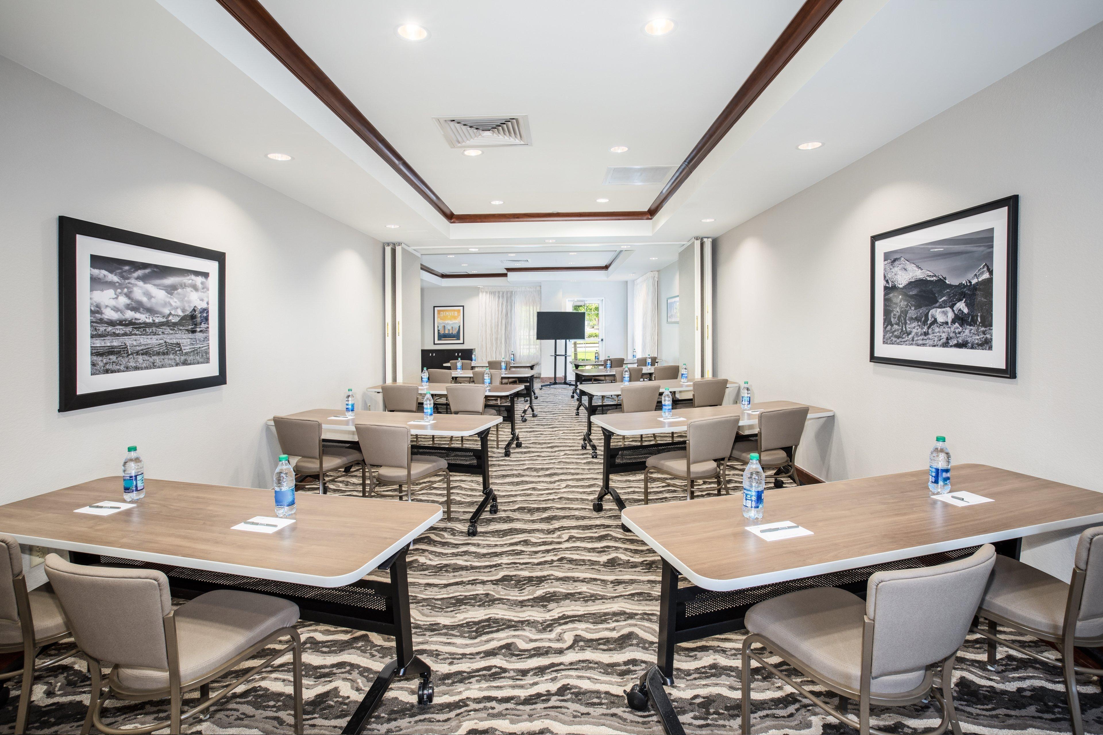 Hotel Staybridge International Airport By Ihg Denver