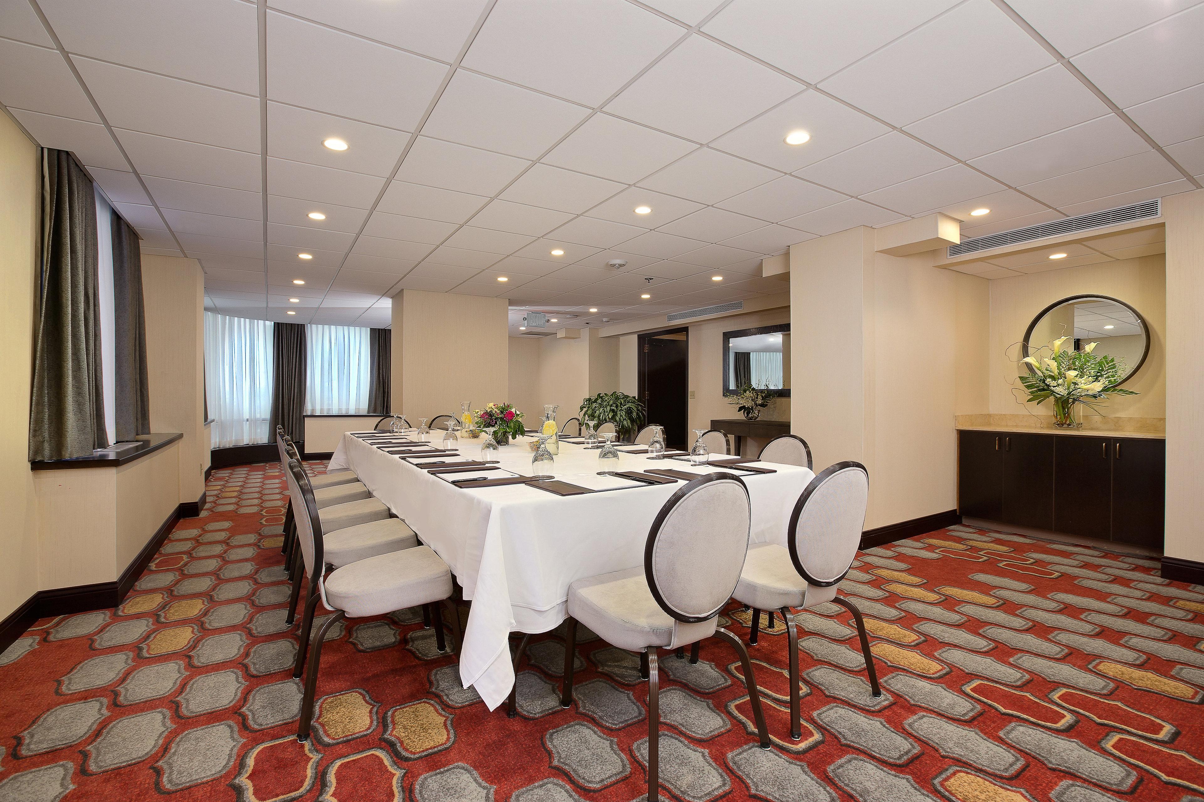 Hotel Express Downtown By Ihg 3*
