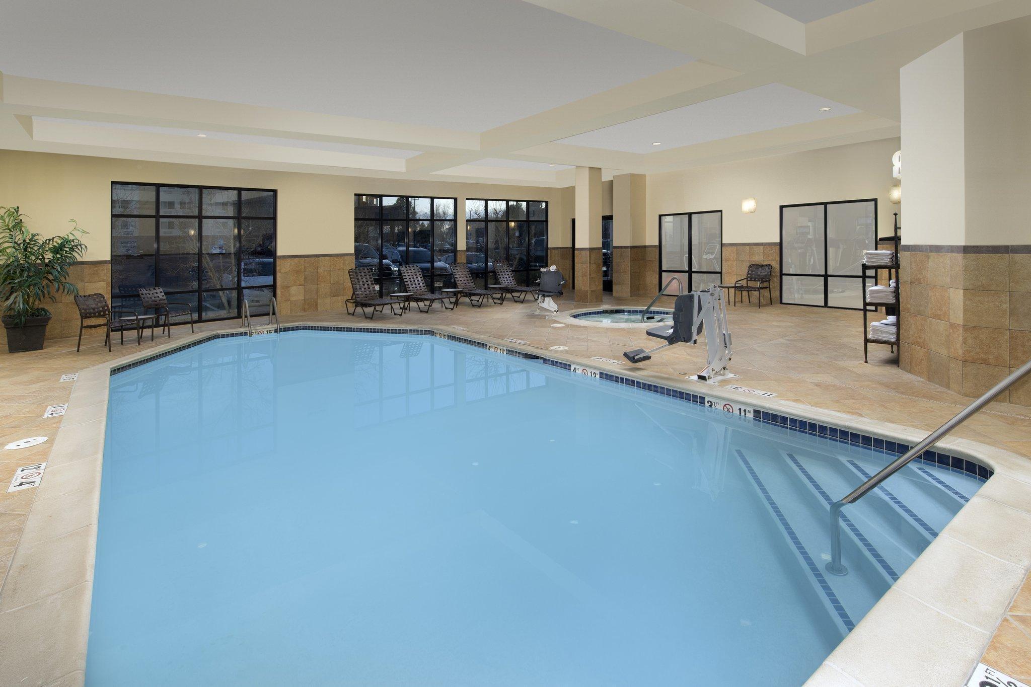 Doubletree By Hilton International Airport, Co Hotel 4*