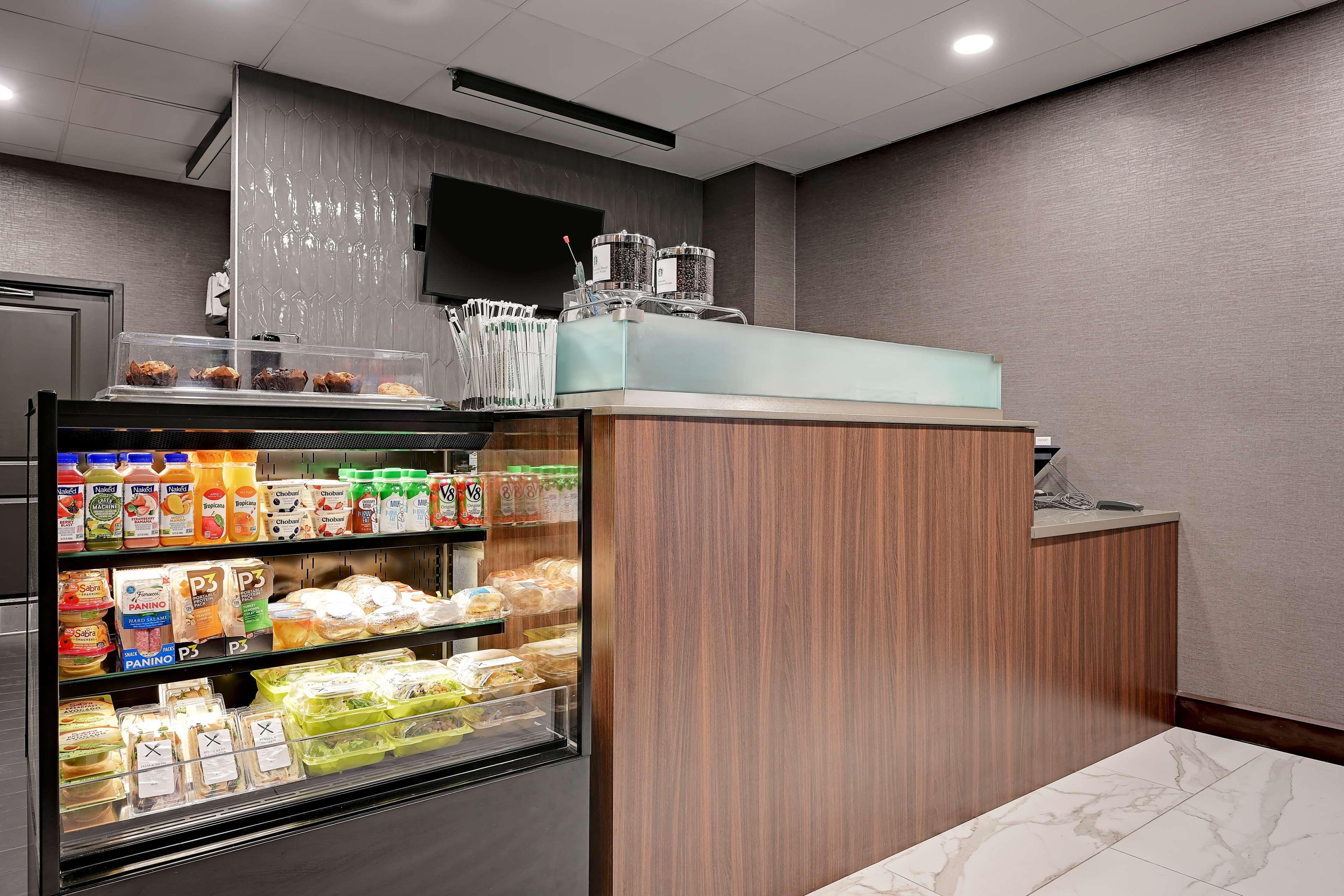 Doubletree By Hilton International Airport, Co
