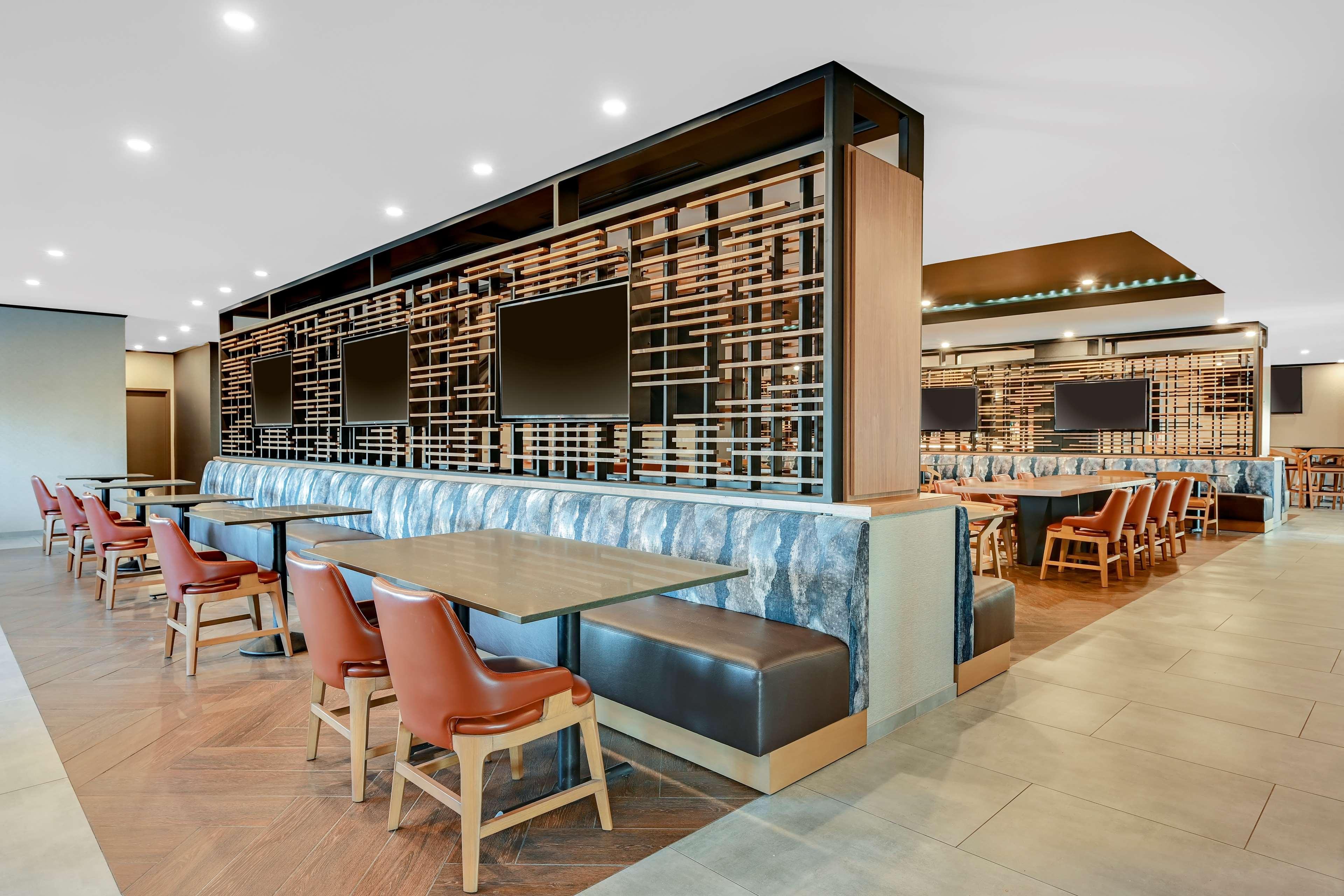 Doubletree By Hilton International Airport, Co Denver