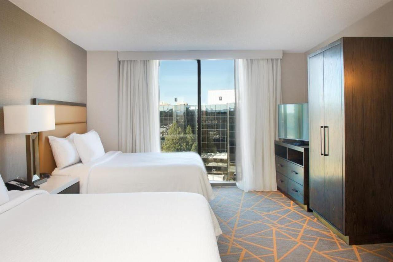 Hotel Embassy By Hilton Tech Center North