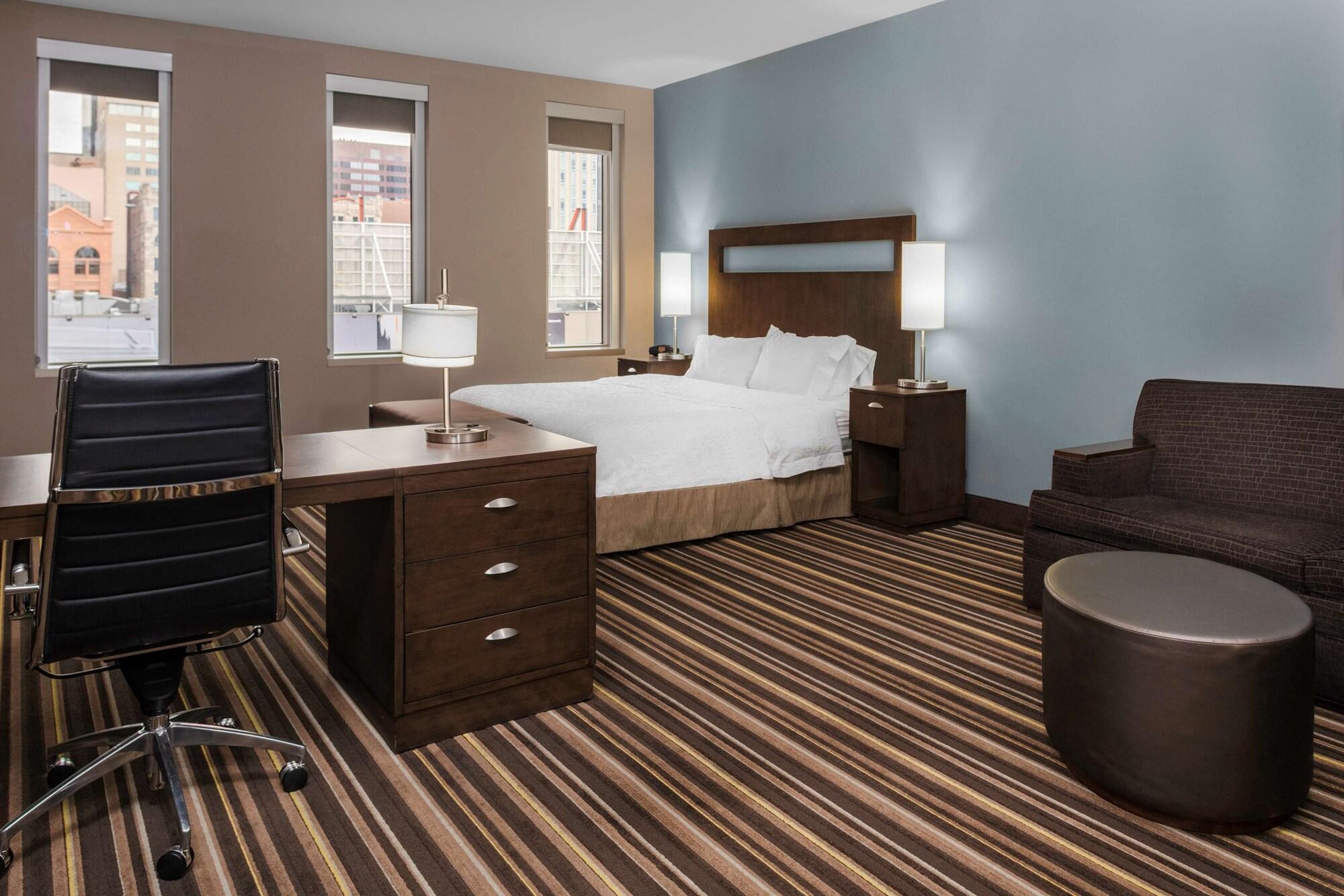 Hampton & Downtown Convention Center Hotel Denver