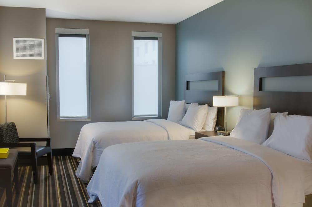 Hotel Hampton & Downtown Convention Center 3*
