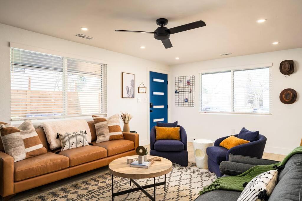 Wild West Disco Haus! Sleeps 12, Hot Tub + Gym! Holiday home Denver