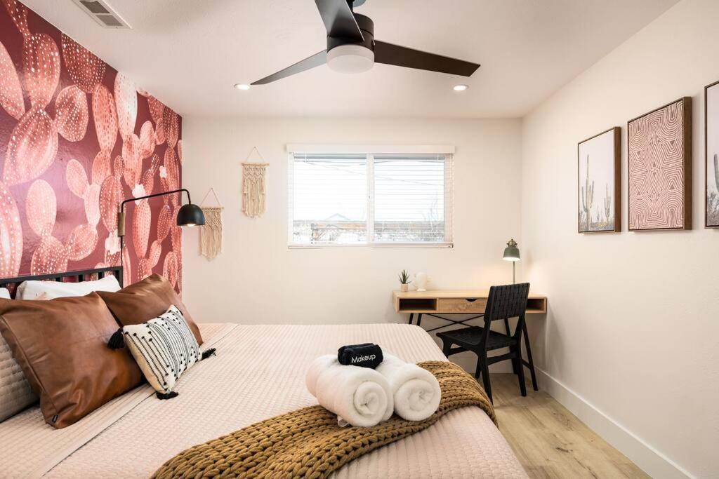 Holiday home Wild West Disco Haus! Sleeps 12, Hot Tub + Gym! Denver