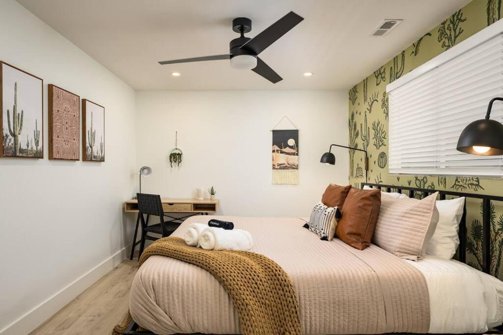Wild West Disco Haus 2! New Hot Tub, Patio + Gym Denver
