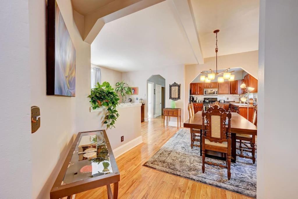 Victorian Manor 1 Mile From Downtown Denver! Holiday home