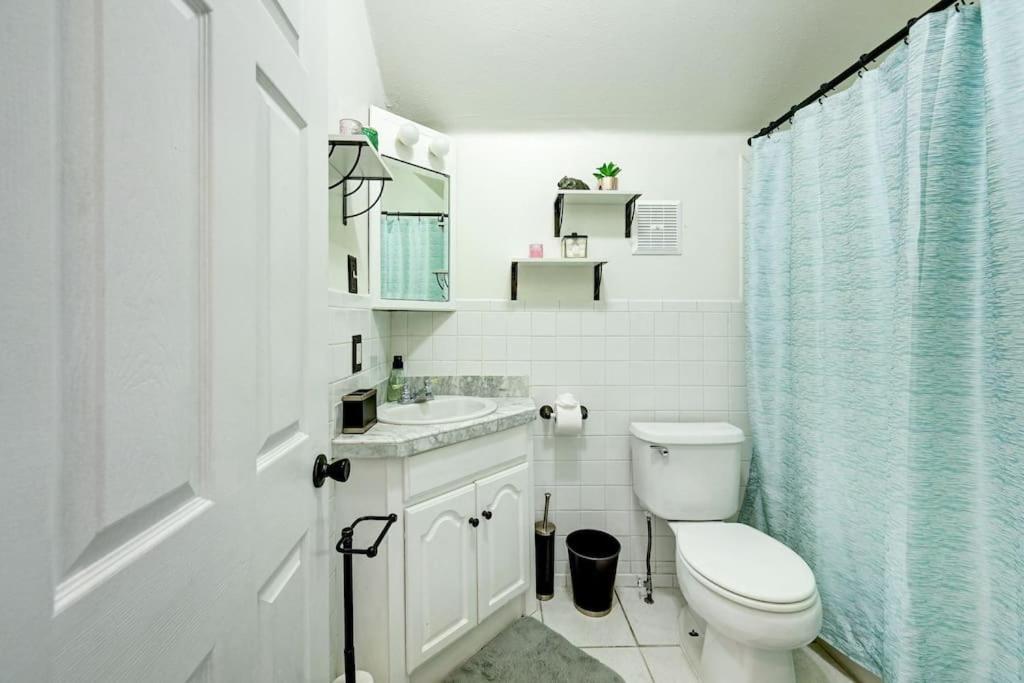 Holiday home Victorian Manor 1 Mile From Downtown Denver! *