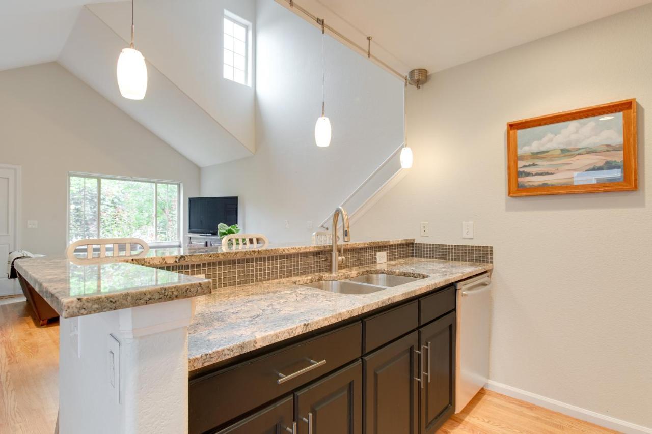 Stylish Retreat With Patio, 1 Mi To Downtown! Denver