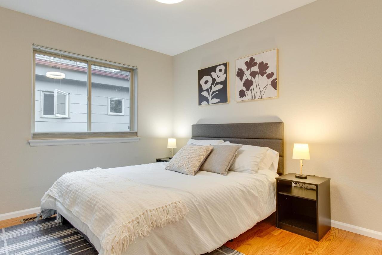 Stylish Retreat With Patio, 1 Mi To Downtown!