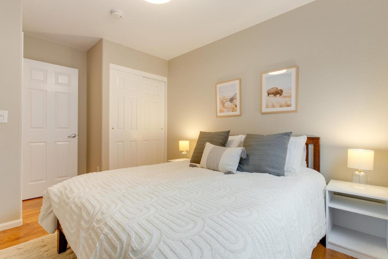 Stylish Retreat With Patio, 1 Mi To Downtown! Denver