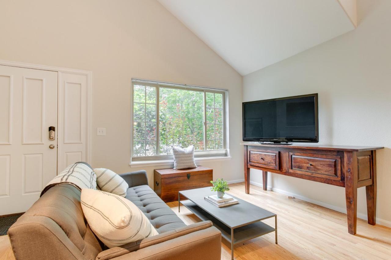 Stylish Retreat With Patio, 1 Mi To Downtown! Denver