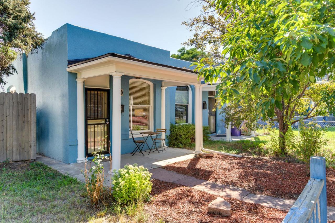 Ideally Located Townhome With Deck! Holiday home