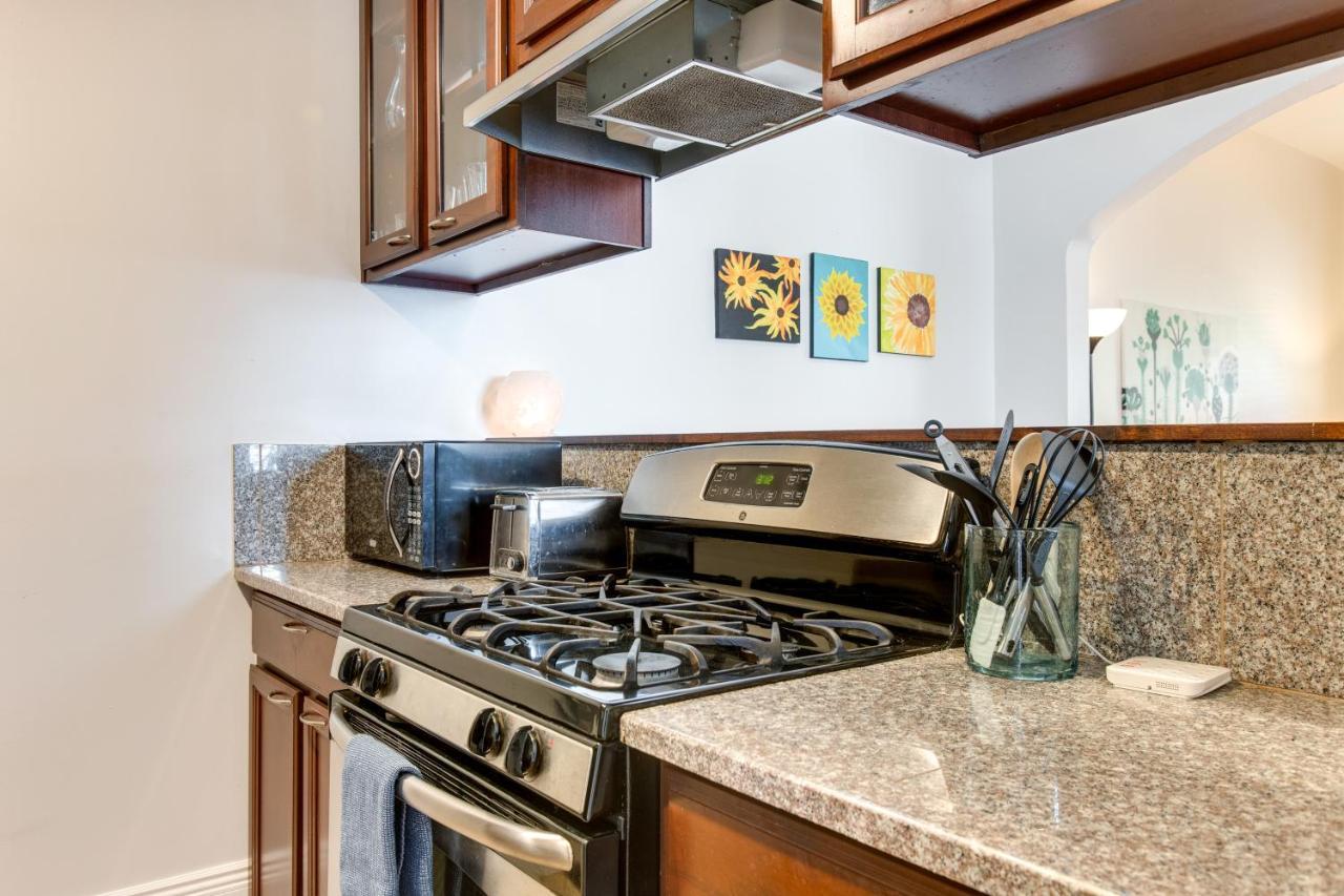 Holiday home Ideally Located Townhome With Deck! Denver