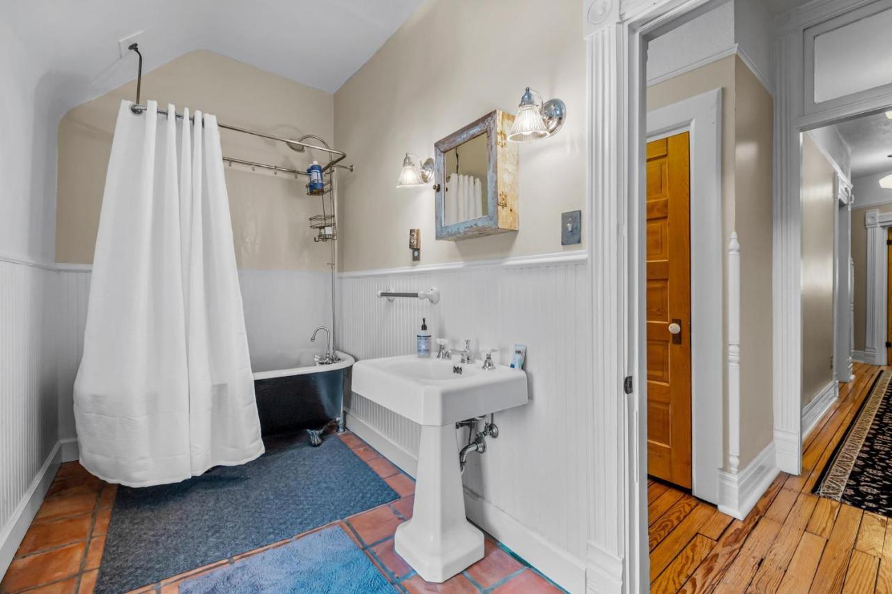 Holiday home 151 W 2nd Ave -
