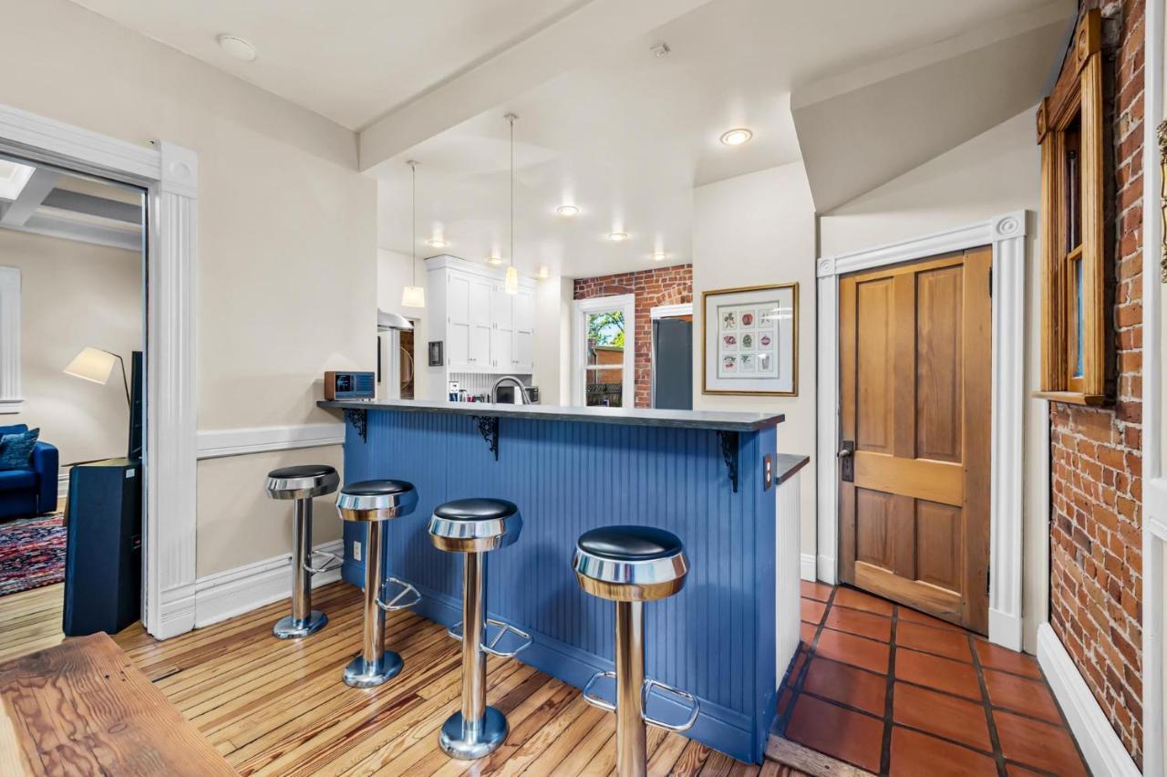 Holiday home 151 W 2nd Ave -