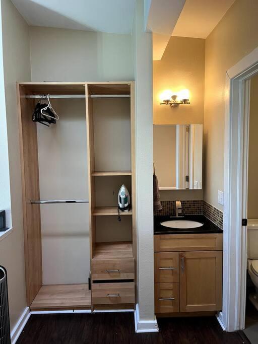 Affordable & Chic Rino/lodo/dtown Loft- Walkable Apartment