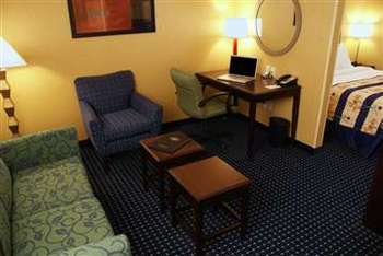 Fairfield & Airport Hotel 3*