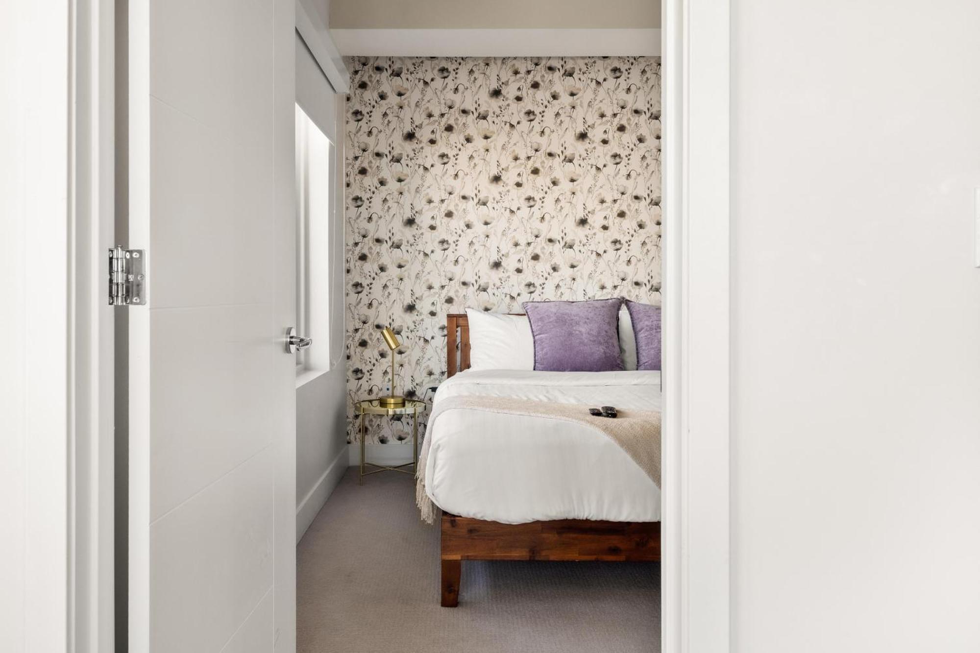 Floor | Amazing Windows | Zuni Lofts Holiday home