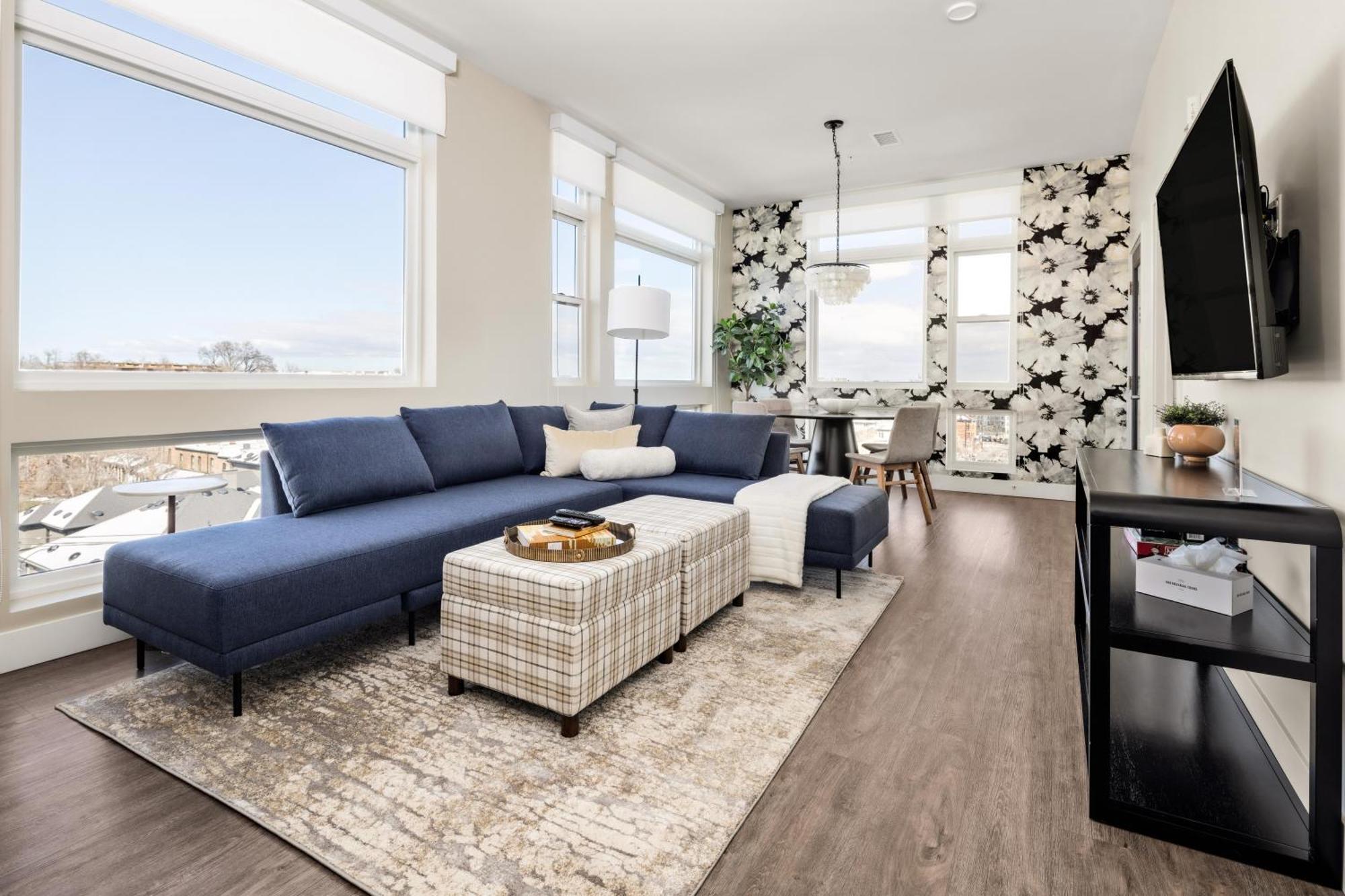 Holiday home Floor | Amazing Windows | Zuni Lofts