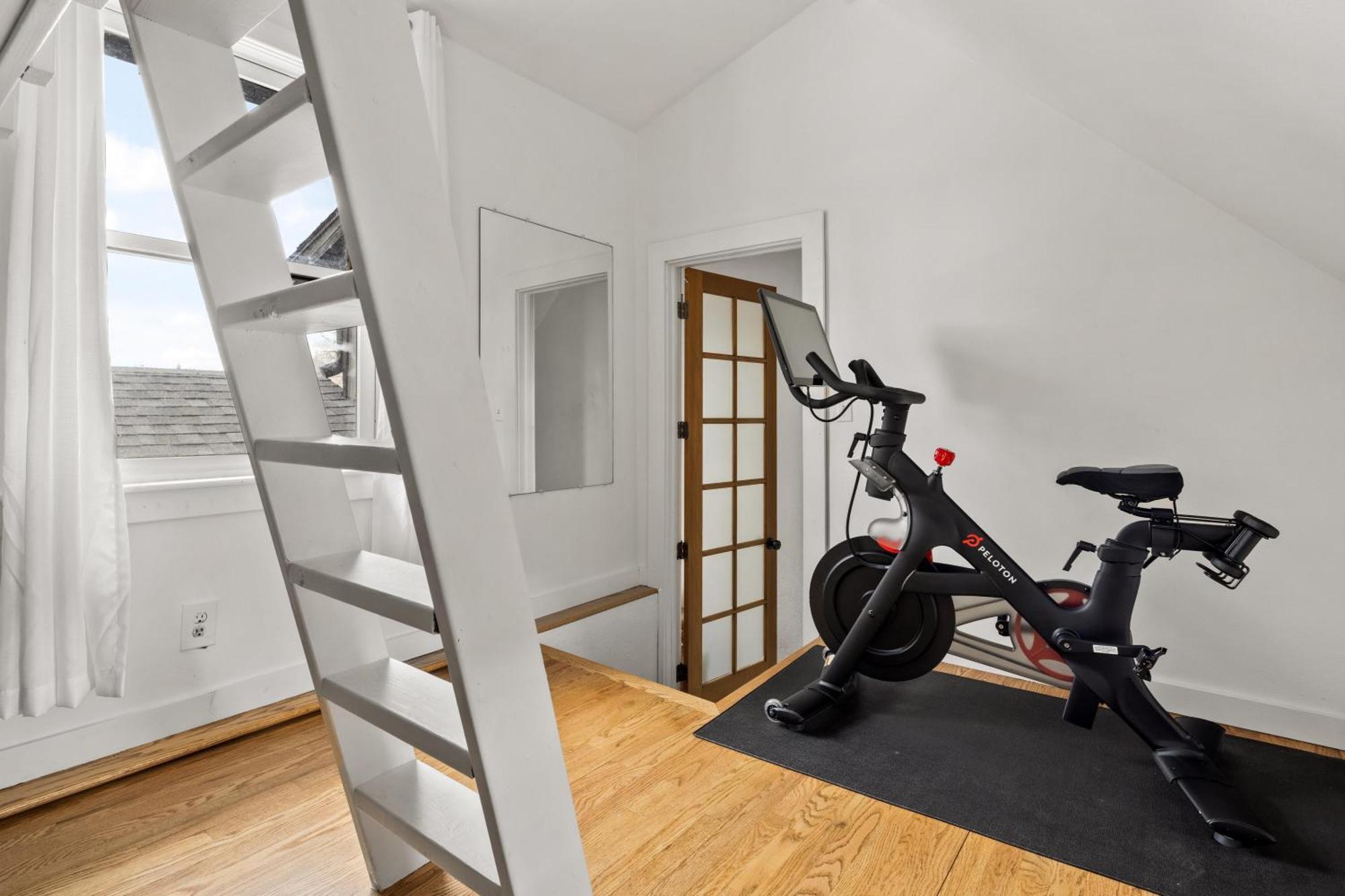 Garden Retreat - Hot Tub - Peloton - Walk To Shops * Denver