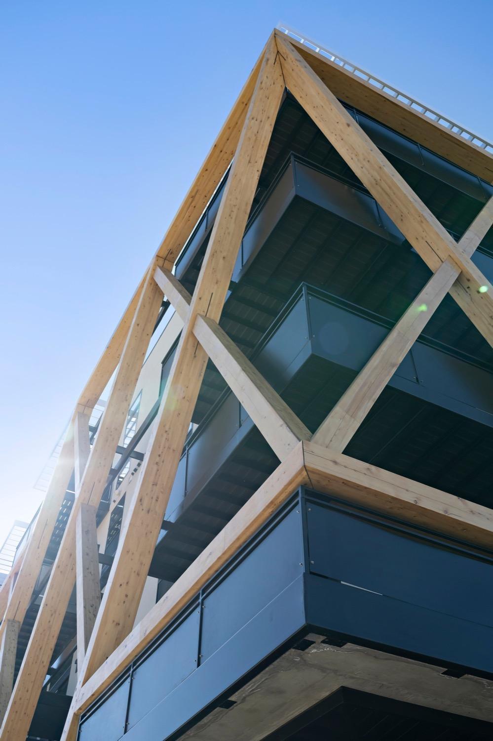 Floor | Amazing Windows | Zuni Lofts Holiday home *