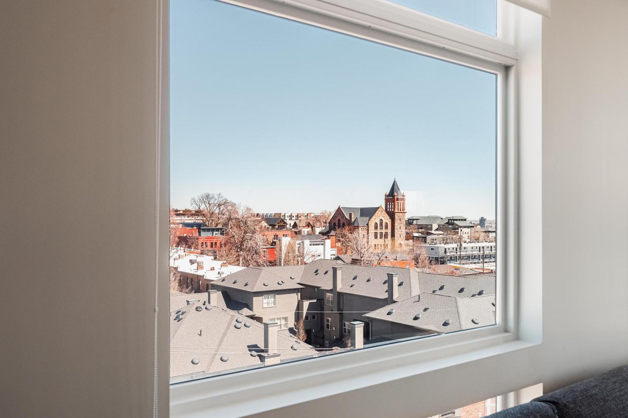 Floor | Amazing Windows | Zuni Lofts Holiday home *