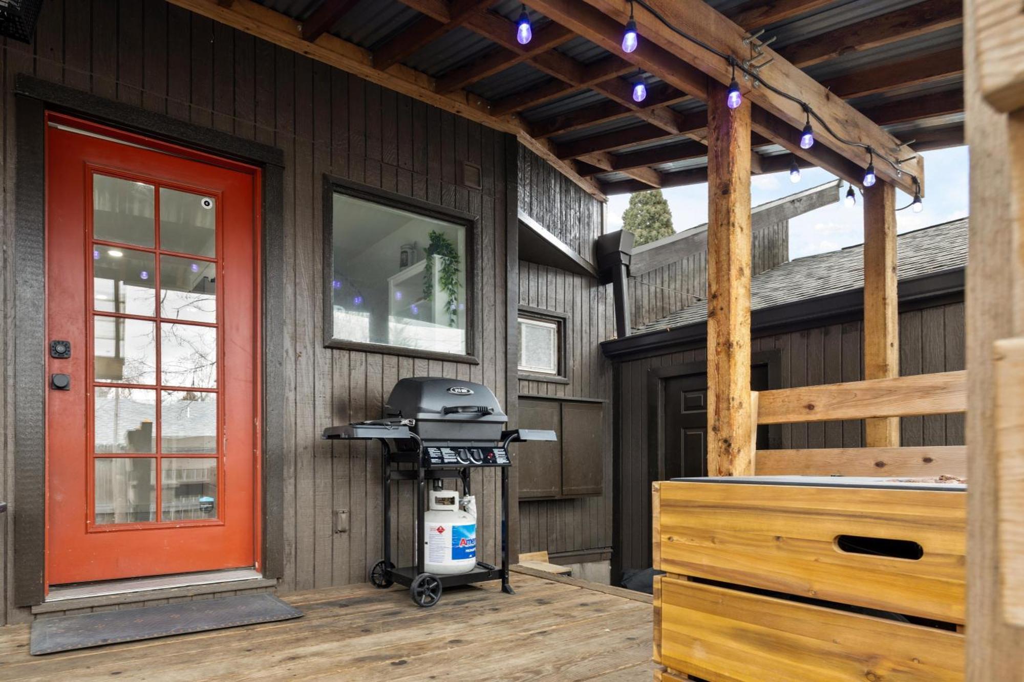 Garden Retreat - Hot Tub - Peloton - Walk To Shops Holiday home *