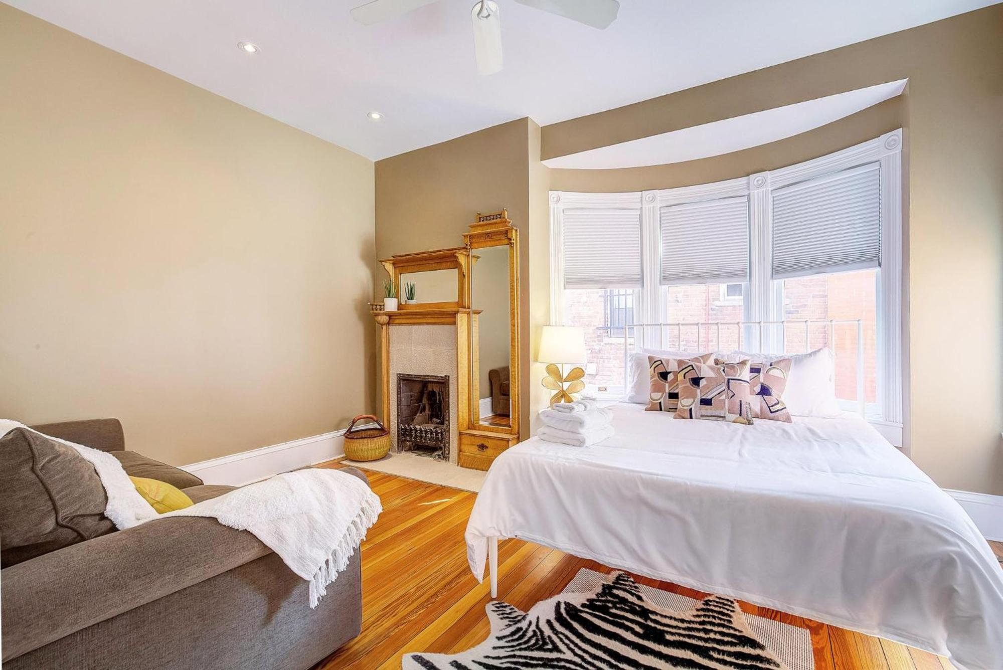 Stunning Historic - Dt Location! - Sleeps 8 Apartment Denver
