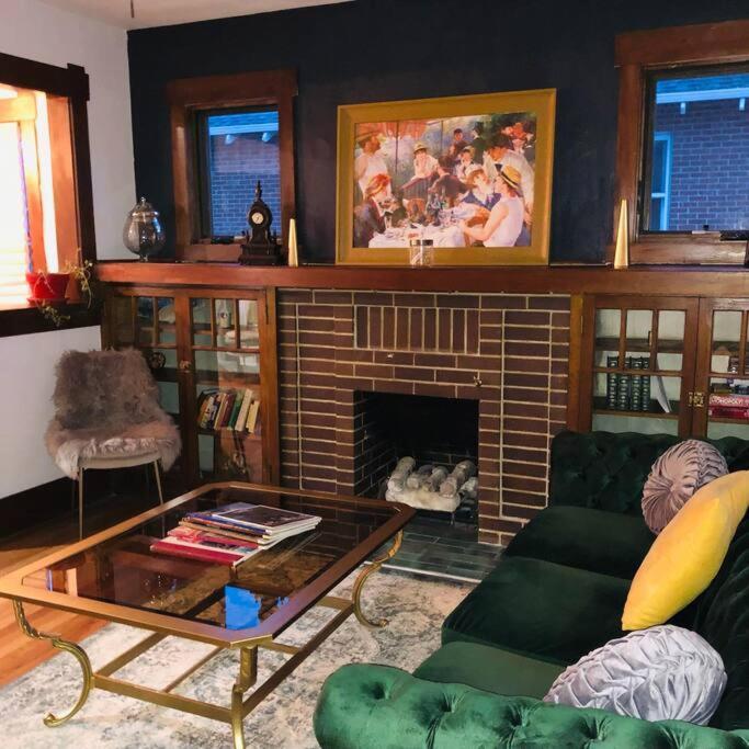Cozy Near Restaurants, Coffeeshops, Hospitals, A Prime Spot! Denver