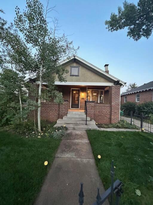 Cozy Near Restaurants, Coffeeshops, Hospitals, A Prime Spot! Denver