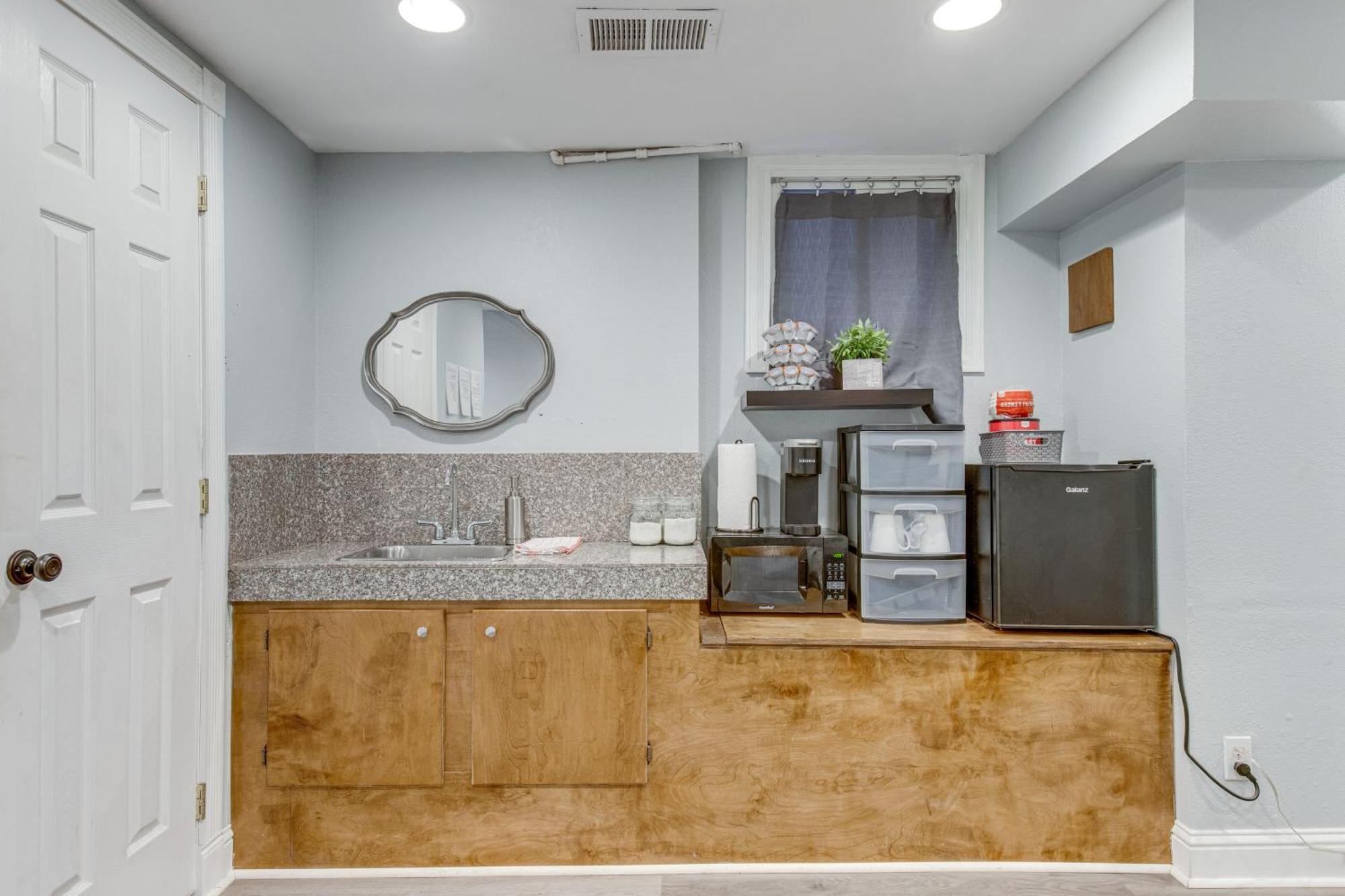 Apartment Cozy With Patio - 1 Mi To Coors Field! Denver