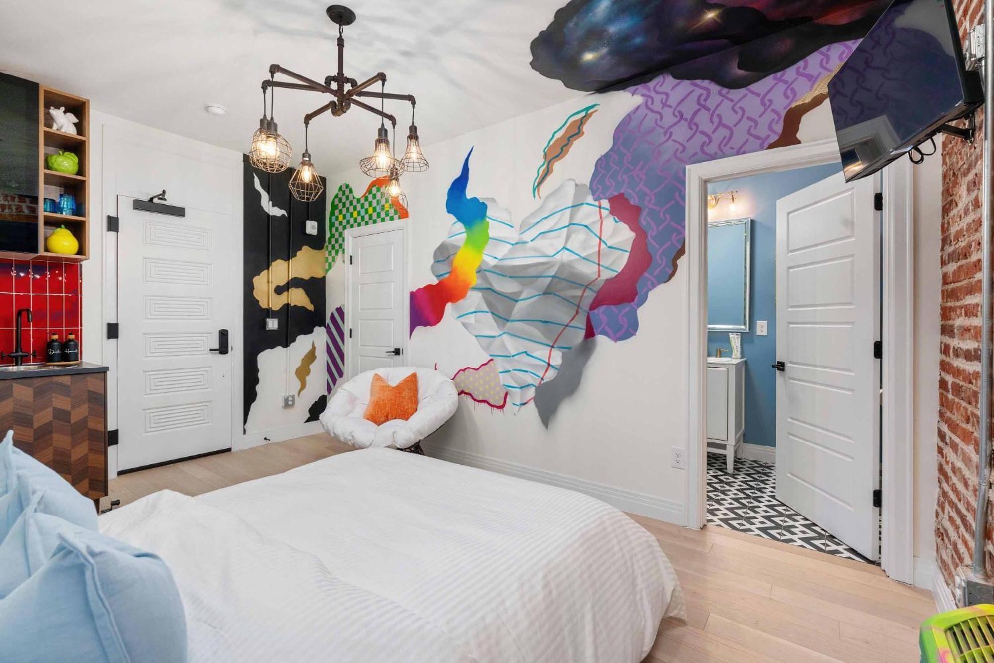 The Acoma House 3* Denver